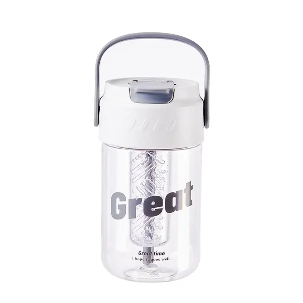Trinkflasche mit Fruchteinsatz