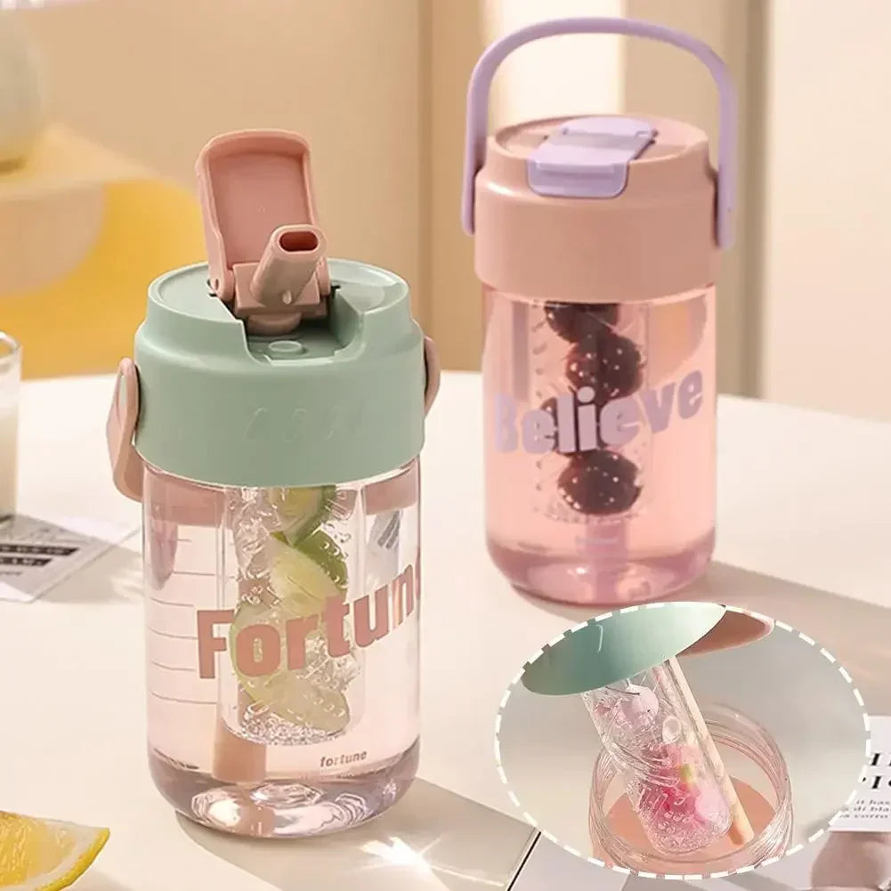 Trinkflasche mit Fruchteinsatz